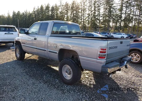 1999 Dodge Ram 2500 St z USA, uszkodzony, nr VIN 1B7KF2366XJ523689